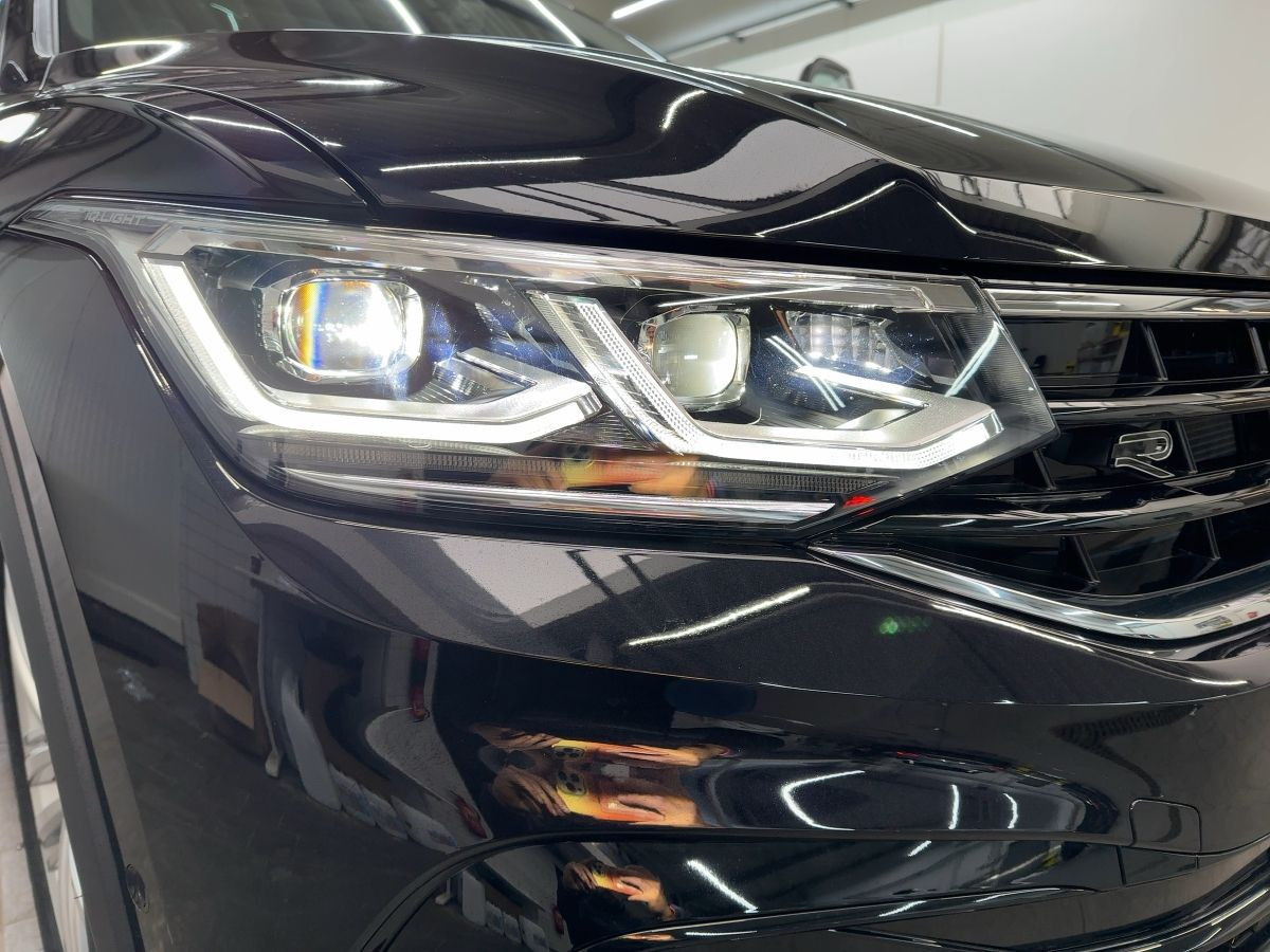 Tiguan 2.0 TSI DSG*BLACK STYLE*ACC*IQ.LIGHT*WR*LEDER