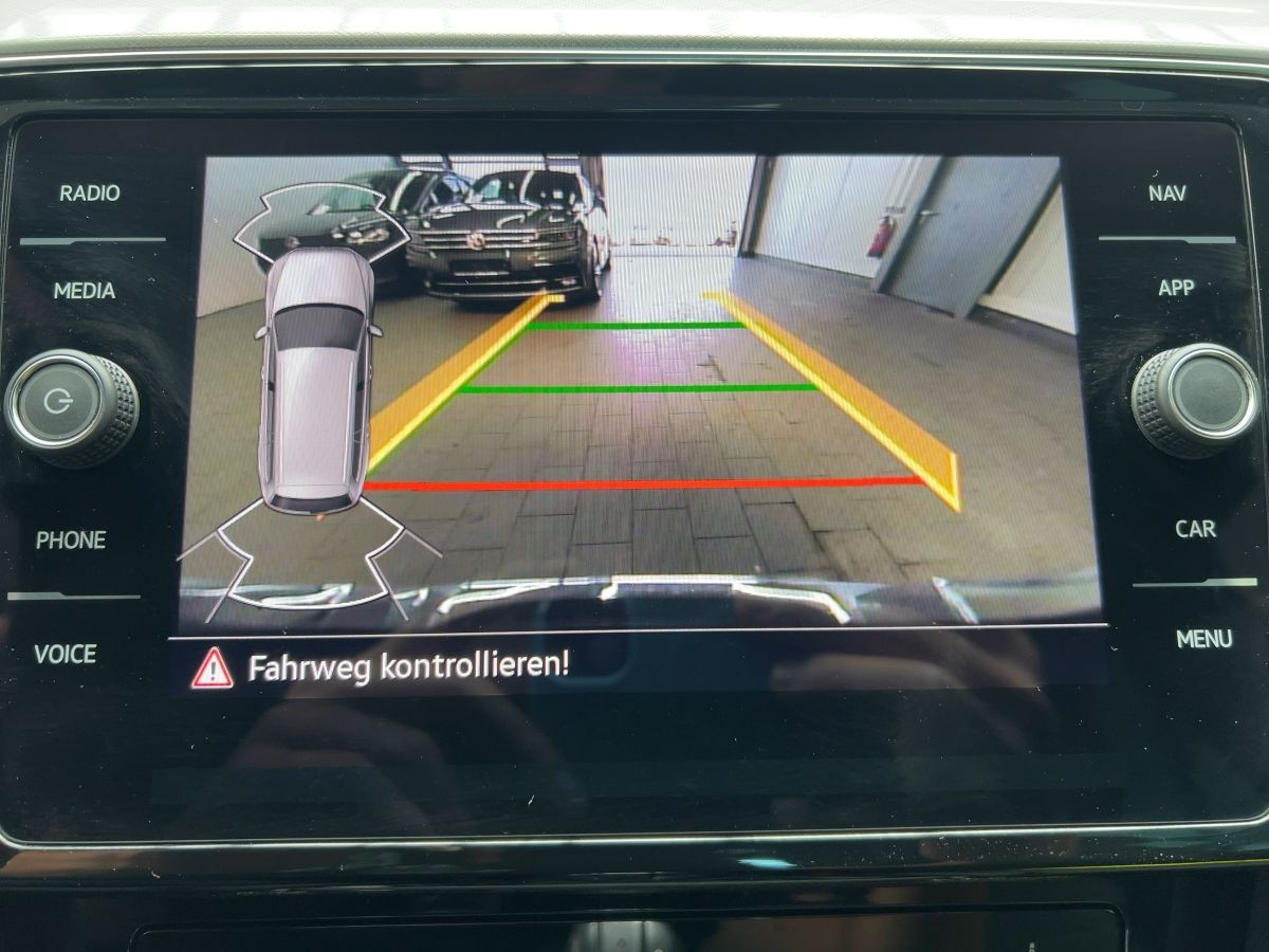 Passat Variant GTE 1.4 TSI DSG ab 0,99% AHK ACC LED-Matrix Standh. Navi KamerA Park-Ass