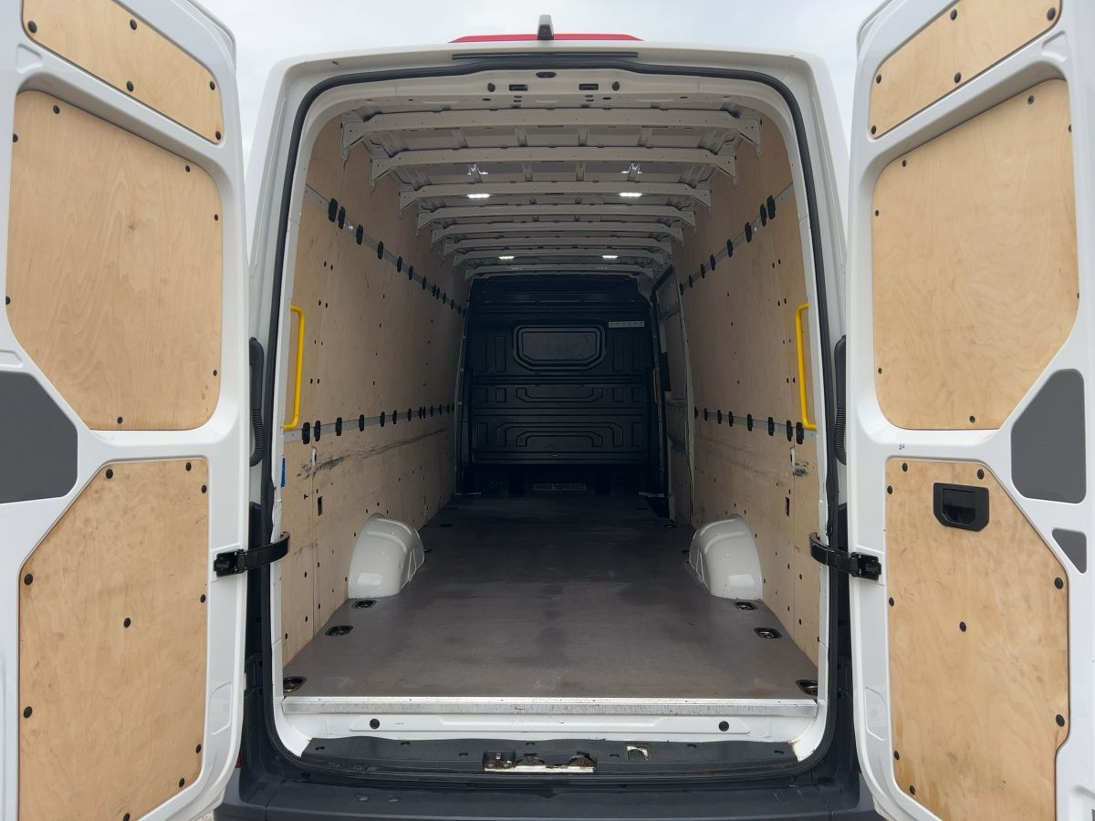 Crafter Kasten 35 2.0 TDI 4M HD LRÜ 3-Sitze Navi Kamera Bluet. Lane-Ass DAB+ Klima