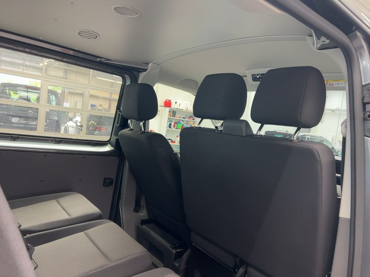 Transporter Kombi 2.0 TDI 4M 8-Sitze ACC Navi LED Parkp. Lane Ass. Klima Bluet. Sitzh.