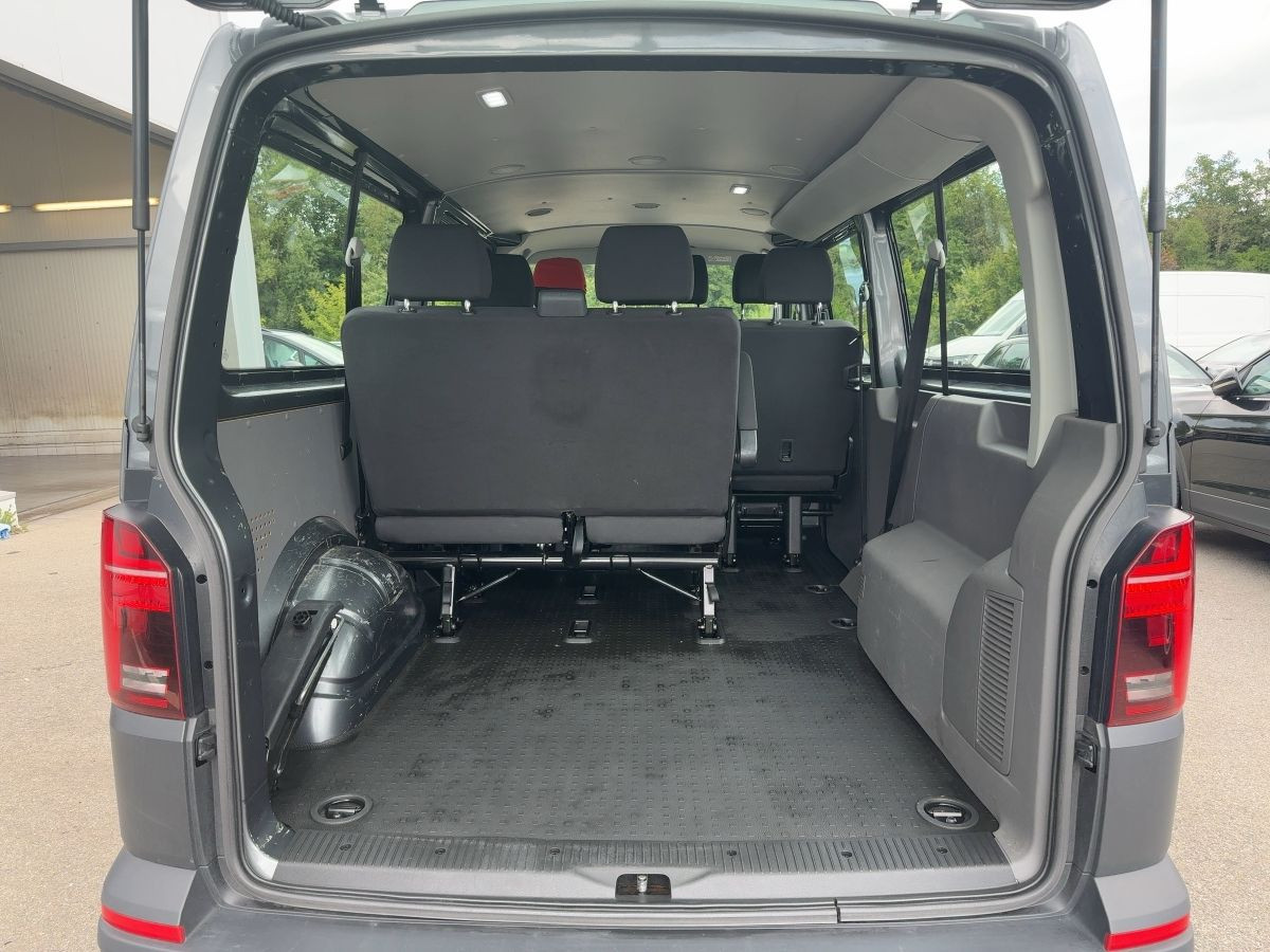 Transporter Kombi 2.0 TDI 8-Sitze ACC Navi LED Parkp. Lane Ass. Bluet. Klima Sitzh.