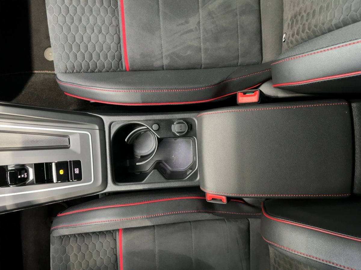 Golf VIII GTI Clubsport 2.0 TSI DSG ACC Navi LED Kamera Keyless Bluet. Sitzh.