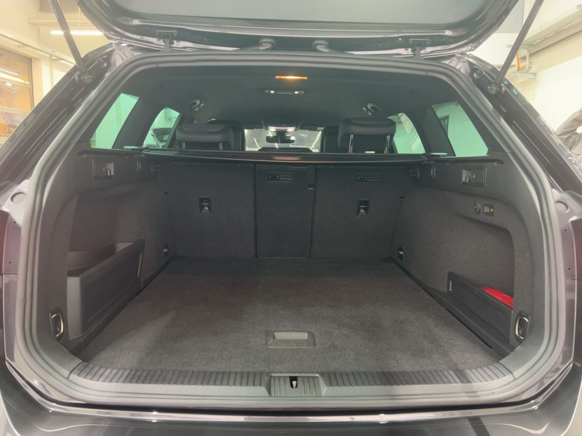 Passat Variant ALLTRACK 2.0 TDI DSG 4M AHK ACC Standh. LED-Matrix Navi ergo Kamera